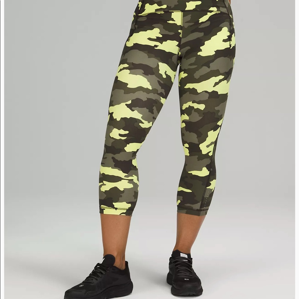 Lululemon NWT Swift speed HR crop